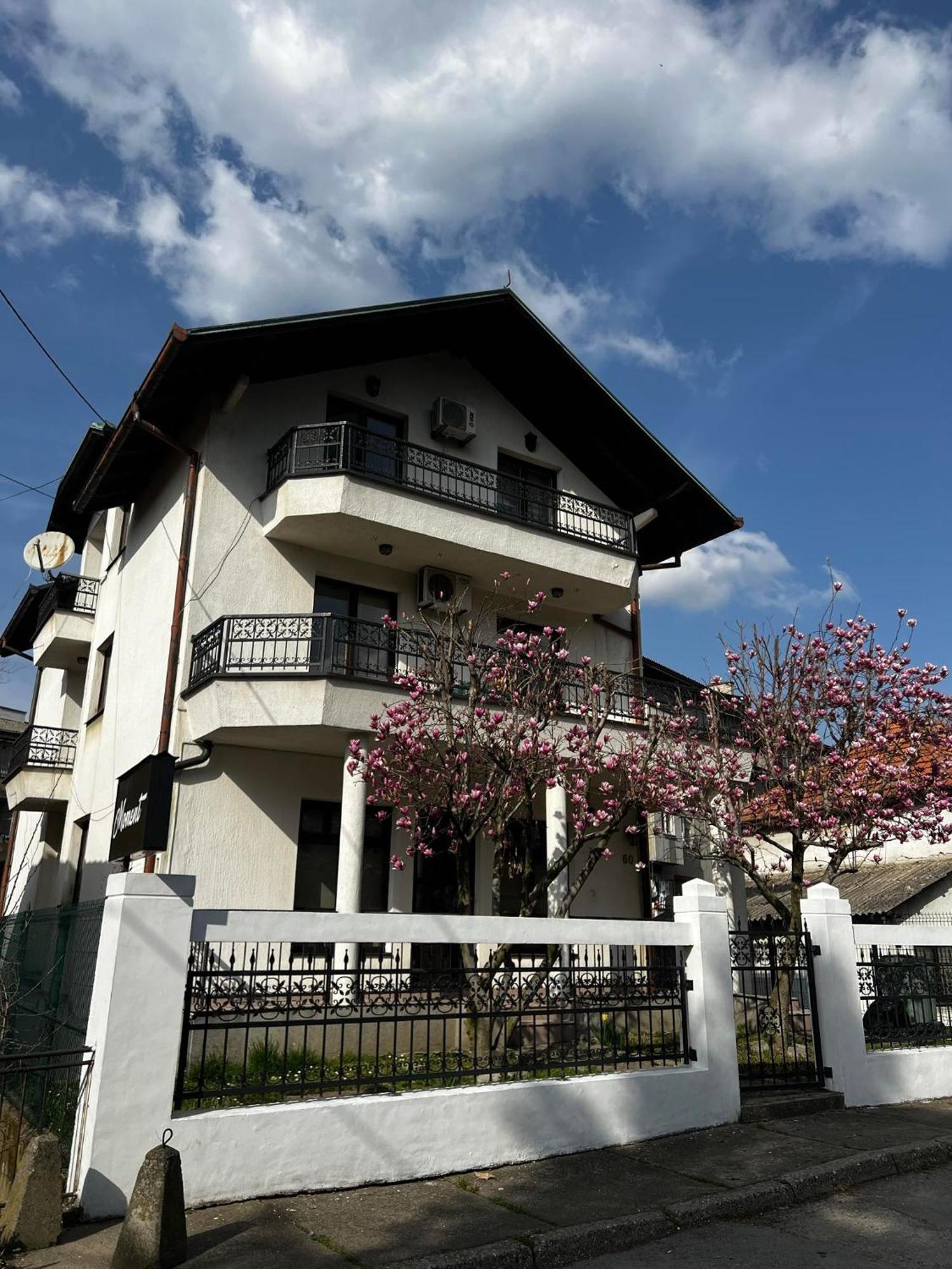 Hostel Тузла Екстериор снимка