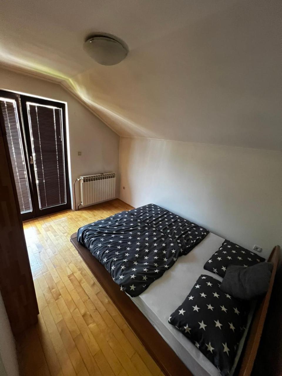 Hostel Тузла Екстериор снимка