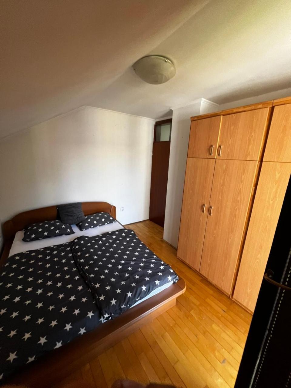 Hostel Тузла Екстериор снимка