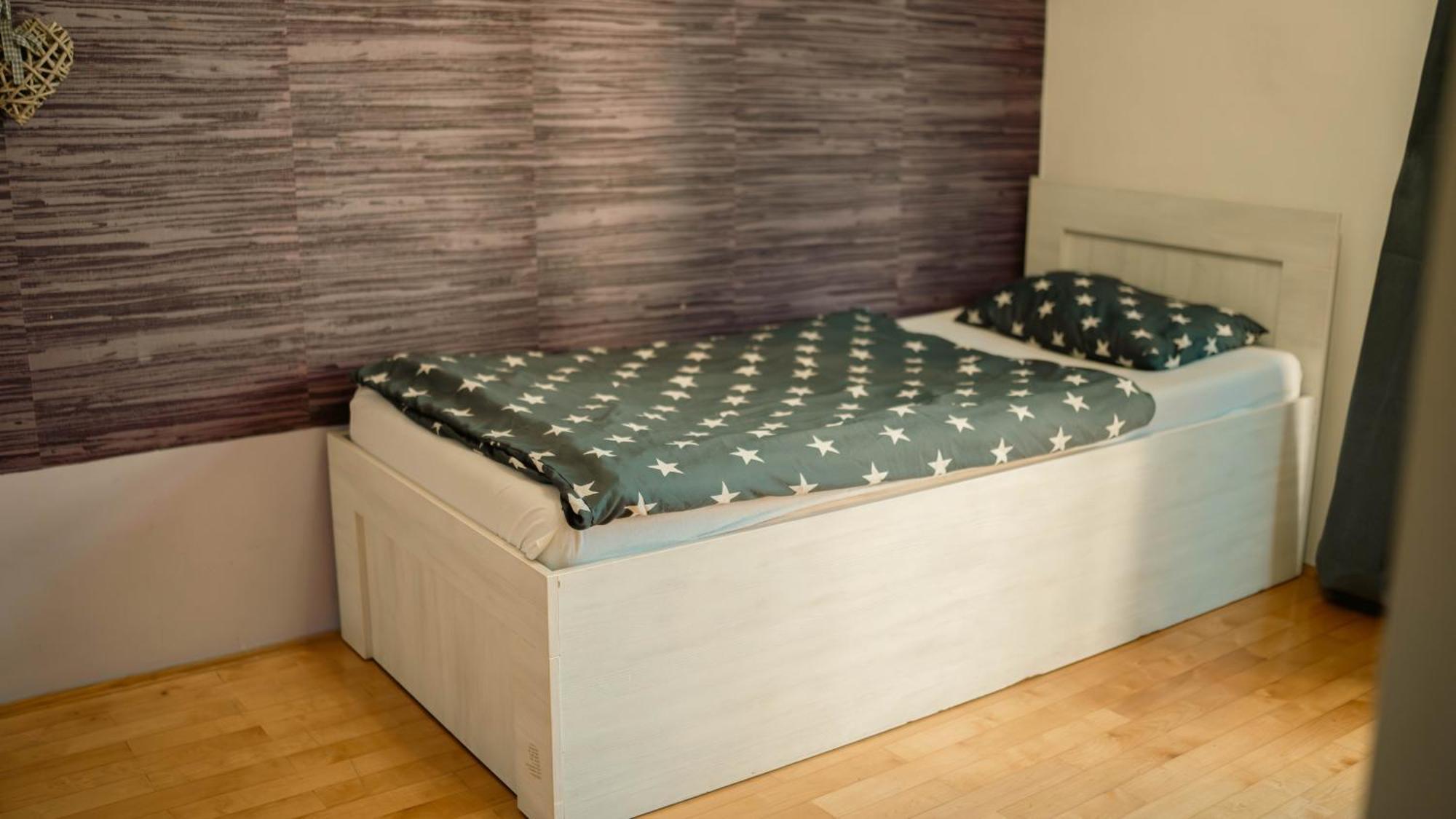 Hostel Тузла Екстериор снимка