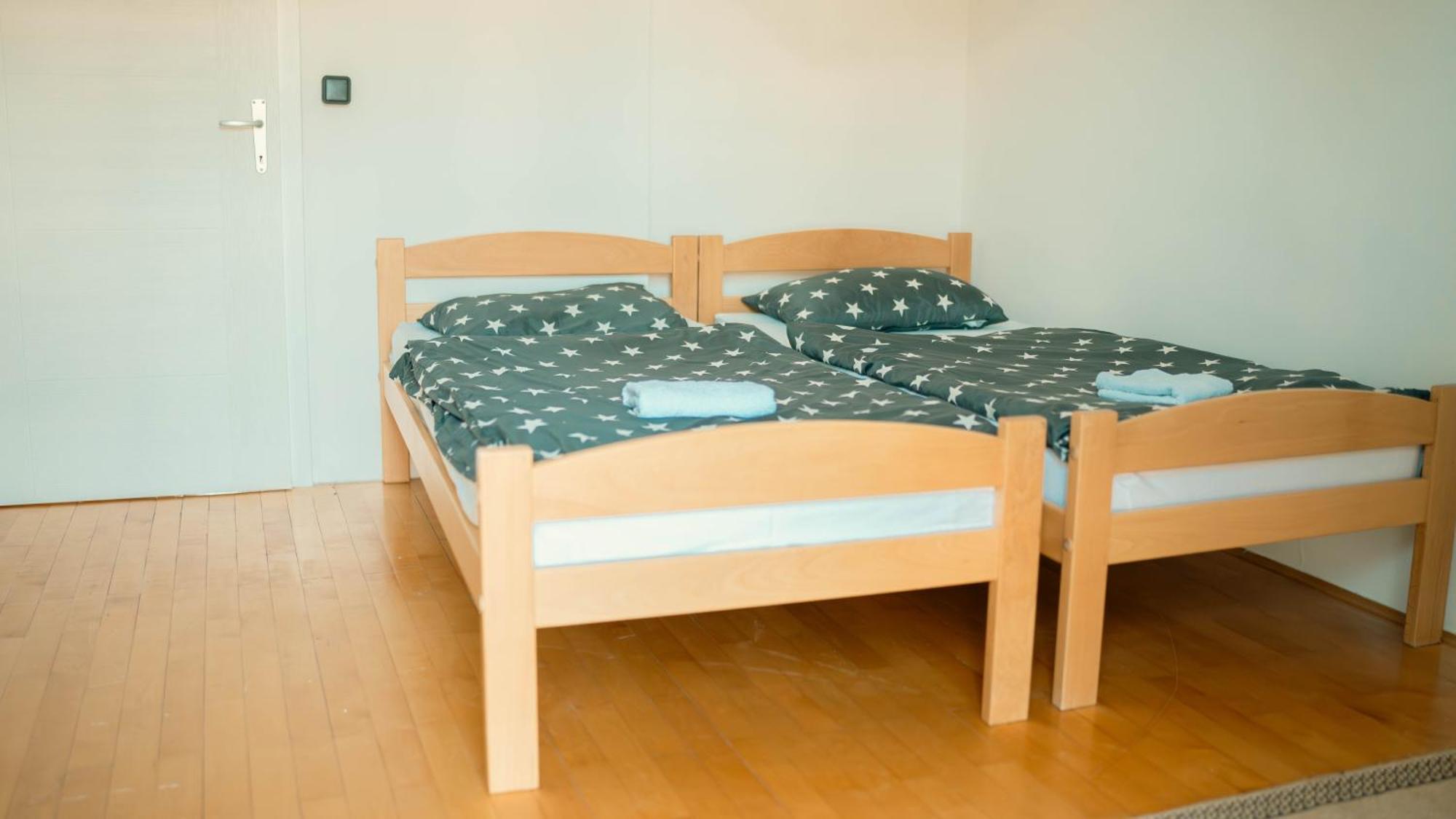 Hostel Тузла Екстериор снимка
